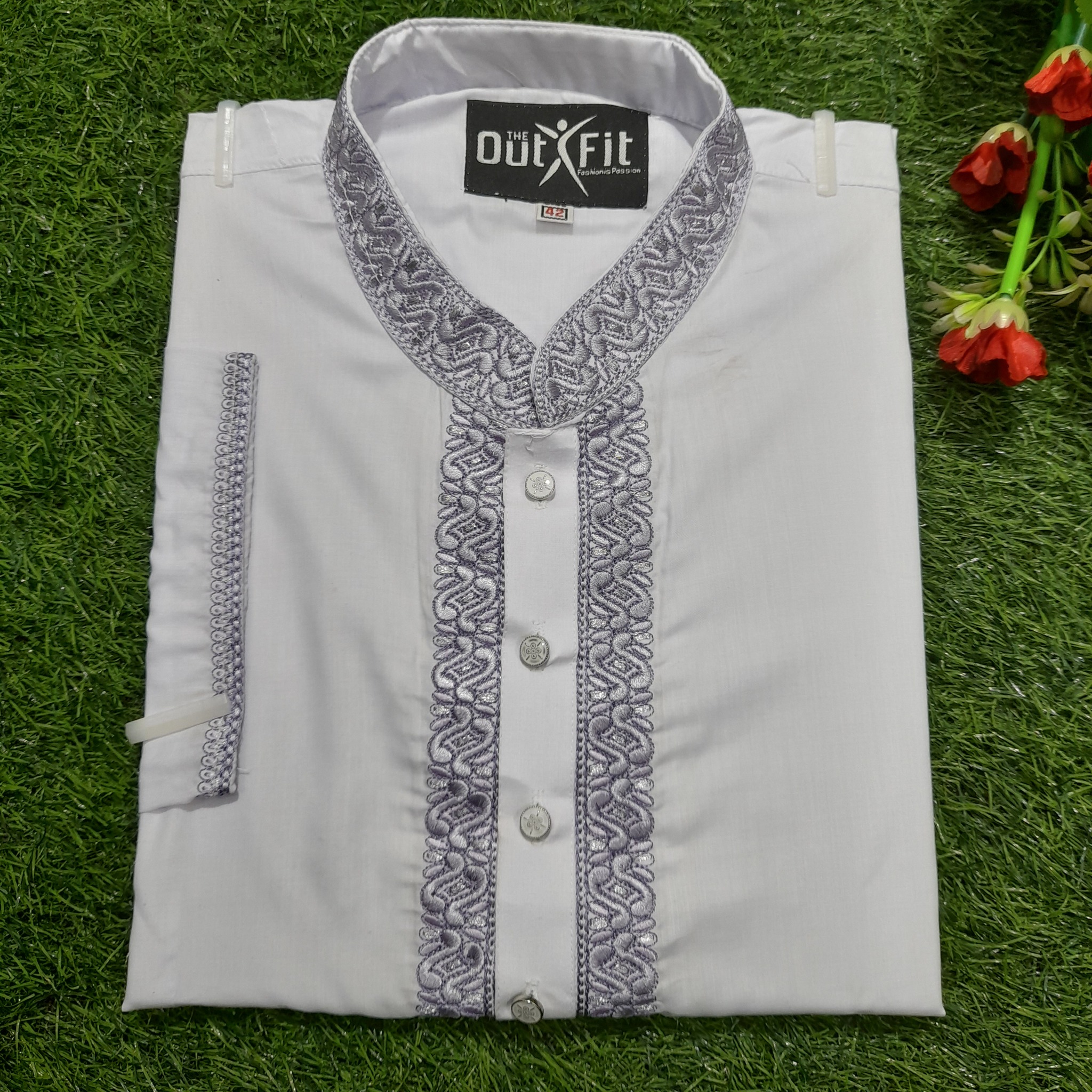 ছেলেদের এক্সক্লুসিভ সাদা পাঞ্জাবি সাথে এম্ব্রয়ডারি কাজ – Exclusive Long Sleeve Panjabi With Embroidery