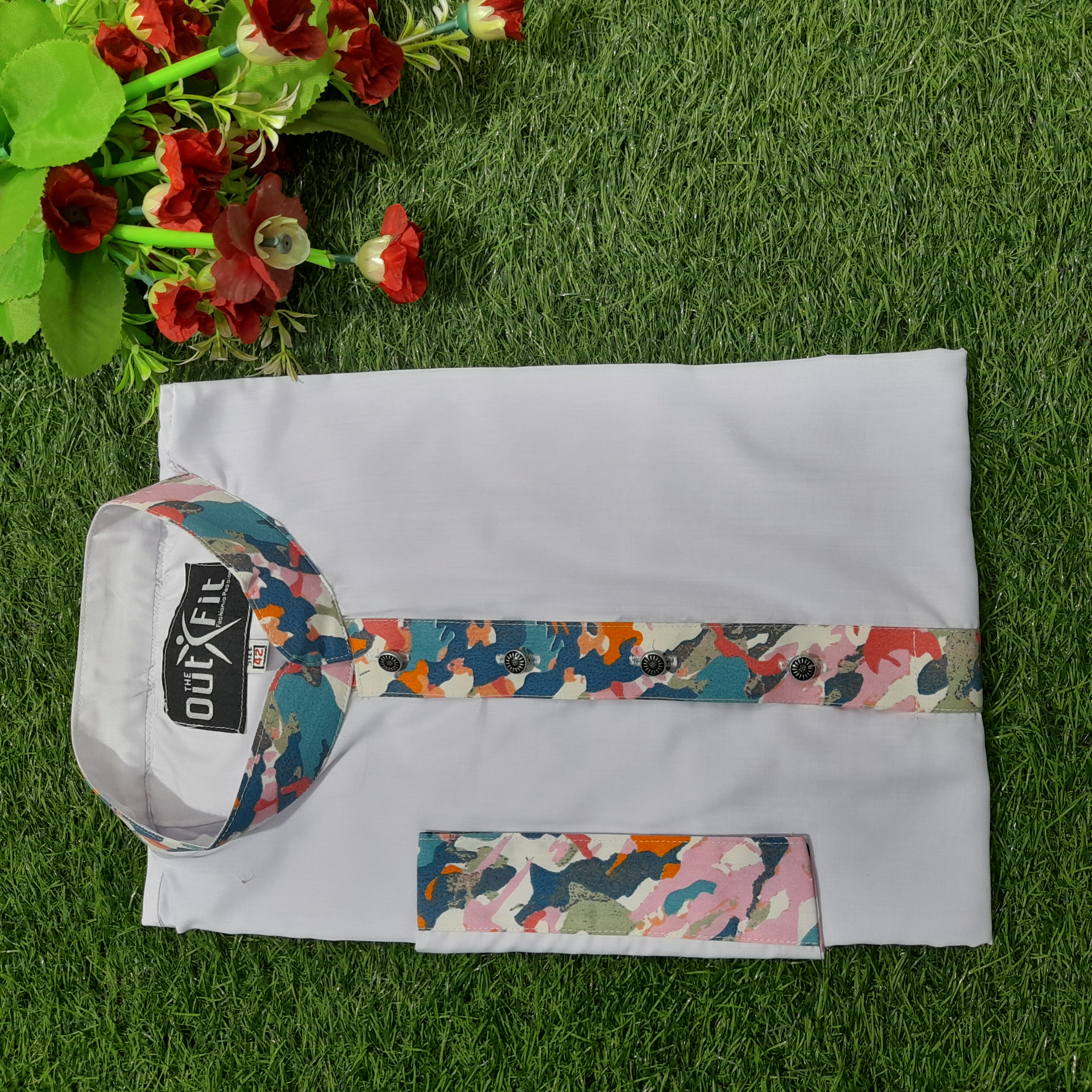 ছেলেদের এক্সক্লুসিভ সাদা পাঞ্জাবি সাথে প্রিন্টেড ফাব্রিকস কলার