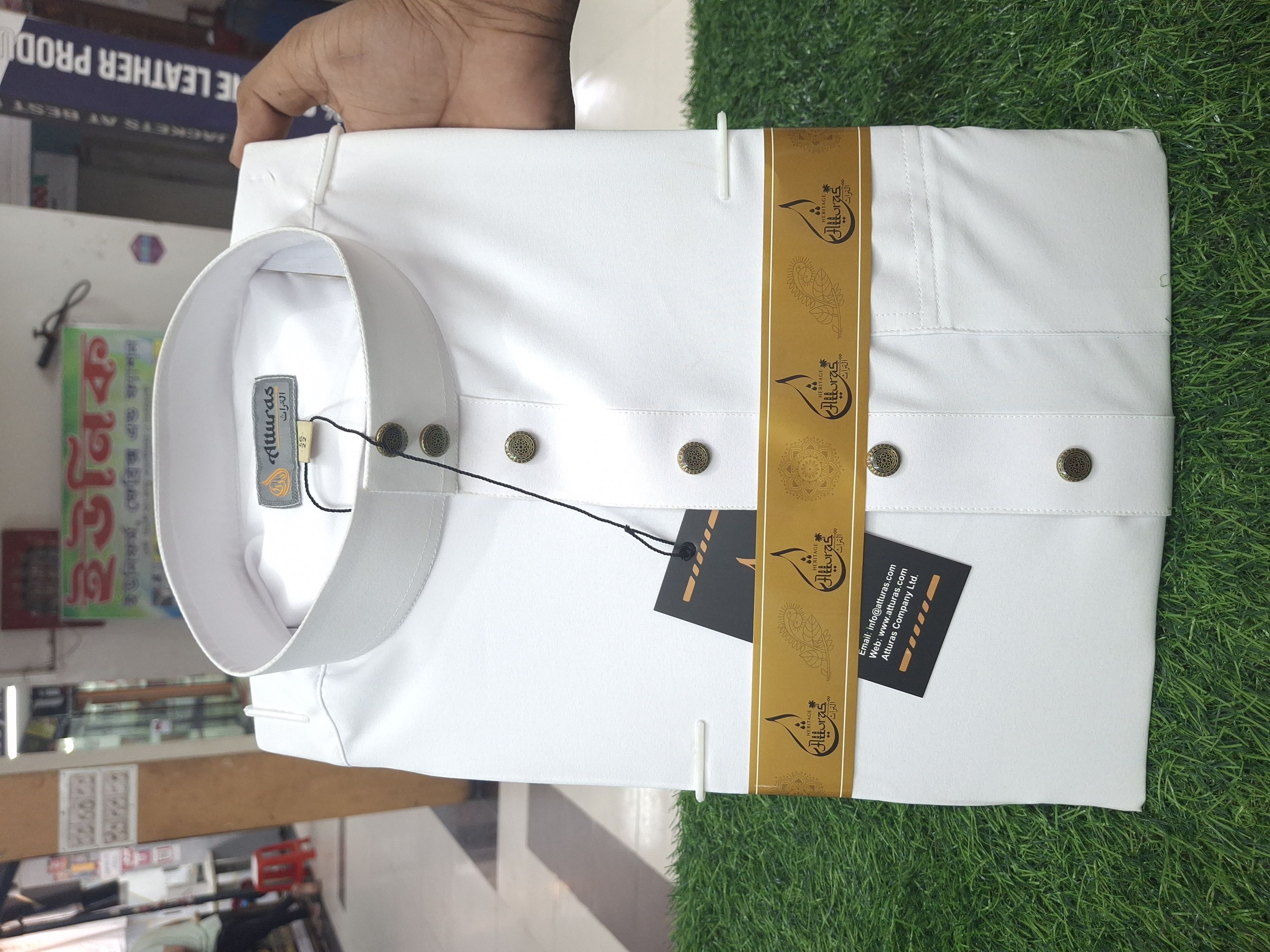 ছোটদের কলিদার জুব্বাহ সাদা কালার এবং কোরিয়ান মাইক্রো কাপড়।