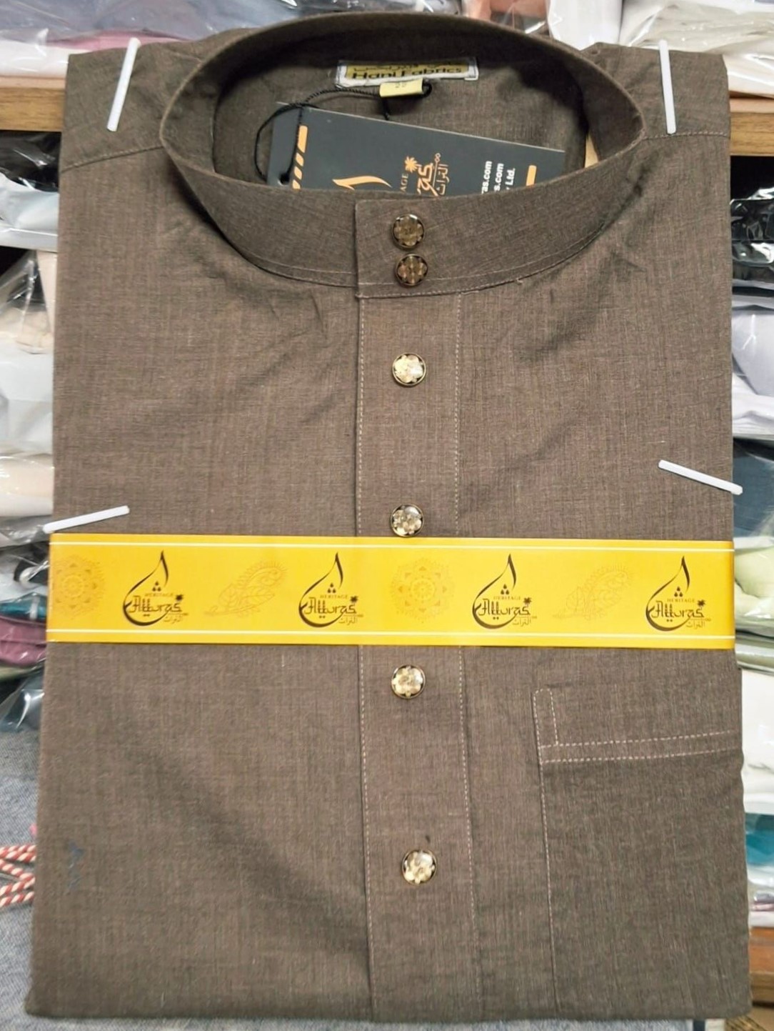 এরাবিক কলিদার জুব্বাহ গোল্ডেন কালার এবং পাকিস্তানি ভায়লা কাপড়।