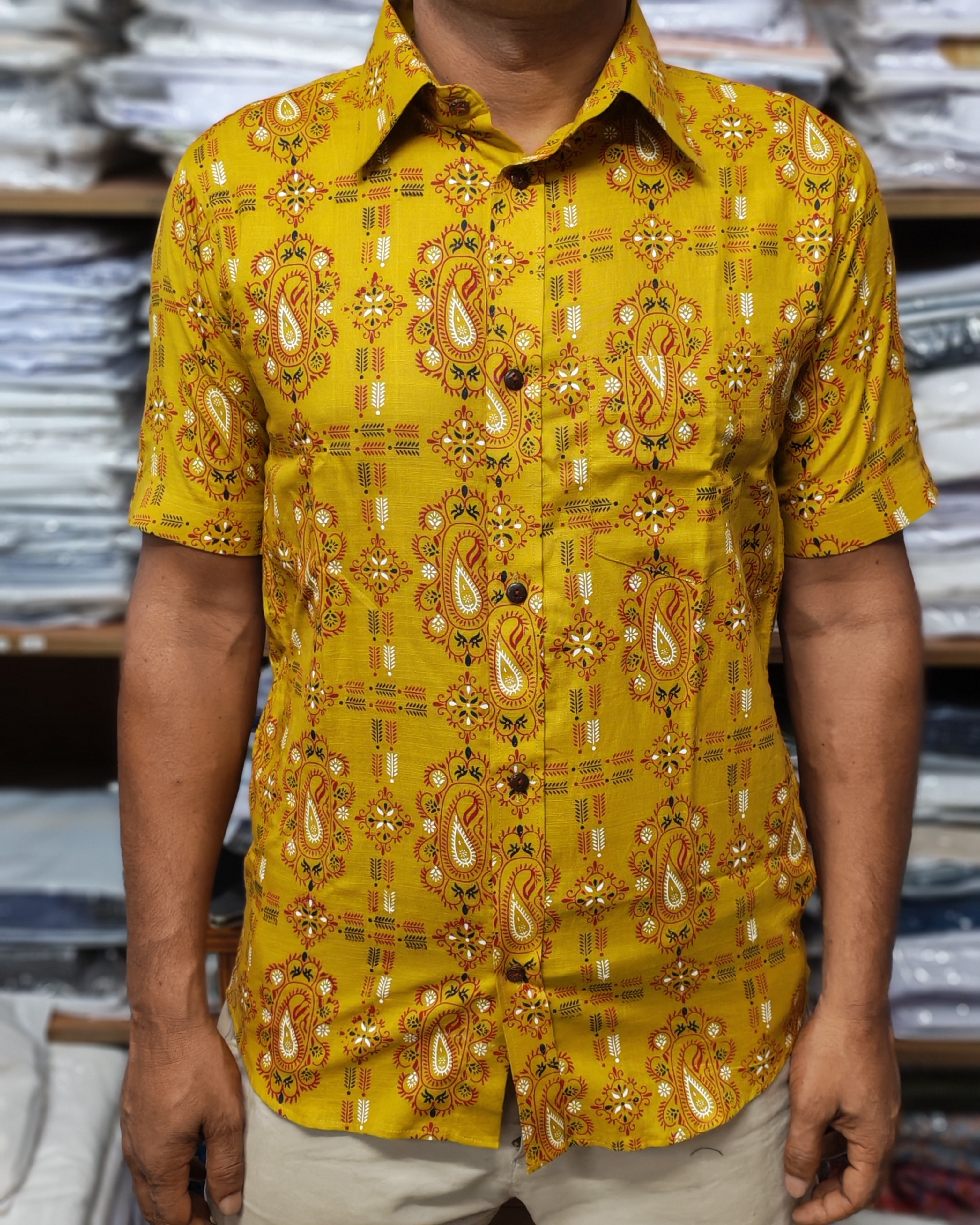 ছেলেদের জন্য মাস্টার্ড ইয়েলো প্রিন্টেড শর্ট স্লিভ শার্ট – আরামদায়ক আড়ং কটন কাপড়